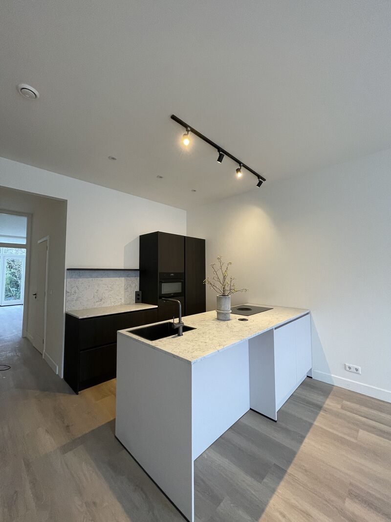 New kitchen in a renovated apartment in Rotterdam West